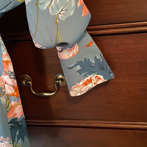 NWT. Ann Taylor LOFT Top. Long Sleeve Blouse. XXS. - Picture 8 of 16